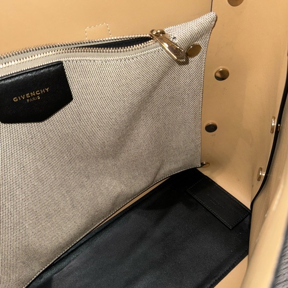 GIVENCHY BLACK EMBOSSED LOGO BOND LEATHER GOLD HARDWARE SHOULDER TOTE BAG - Picture 7 of 15